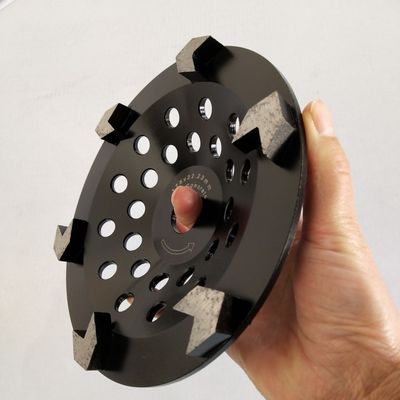 180mm dents de forme de v de Diamond Cup Concrete Grinding Wheel de 7 pouces
