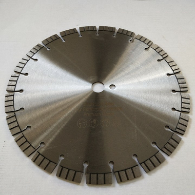 350mm que le laser a soudé le diamant Turbo segmenté scie la lame pour couper le béton armé
