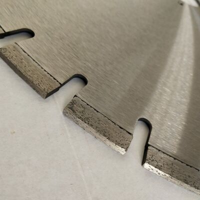 24" lame silencieuse soudée par laser pour couper la brique aucun ébrèchement avec la longue vie